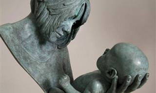 18 פסלים מרגשים של אמהות וילדיהן מרחבי העולם