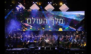 אברהם פריד מבצע את השיר 