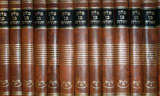 בחן את עצמך: חידון עברית חגיגי לכבוד 